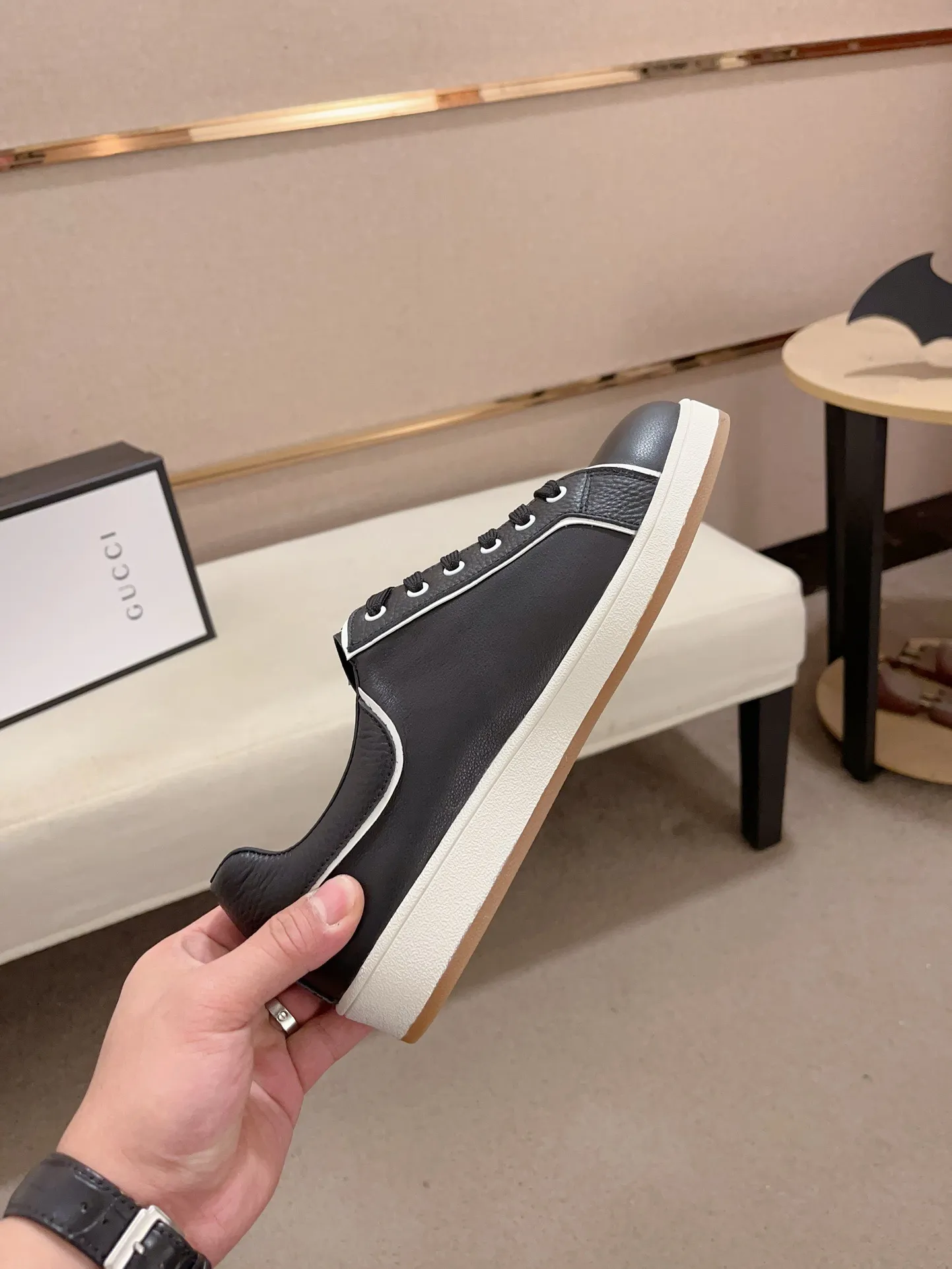 Men's shoes💰 440💰🇮🇹🇮🇹GUCCI(Gucci)🔍🔍new style Available simultaneously at counters, upper 🇮🇹 Italian imported cowhide, fully imported genuine leather lining 💪💪, completely 1⃣️ to 1⃣️ replica 🇮🇹💪💪, ⚠ sole : The original sole is specially provided by the original factory. The exclusive movable molded sole is super comfortable. ⚠Original factory goods, 🔍🔍high quality, you can enter and leave the counter at will, welcome to compare⚠. Code number:38-44